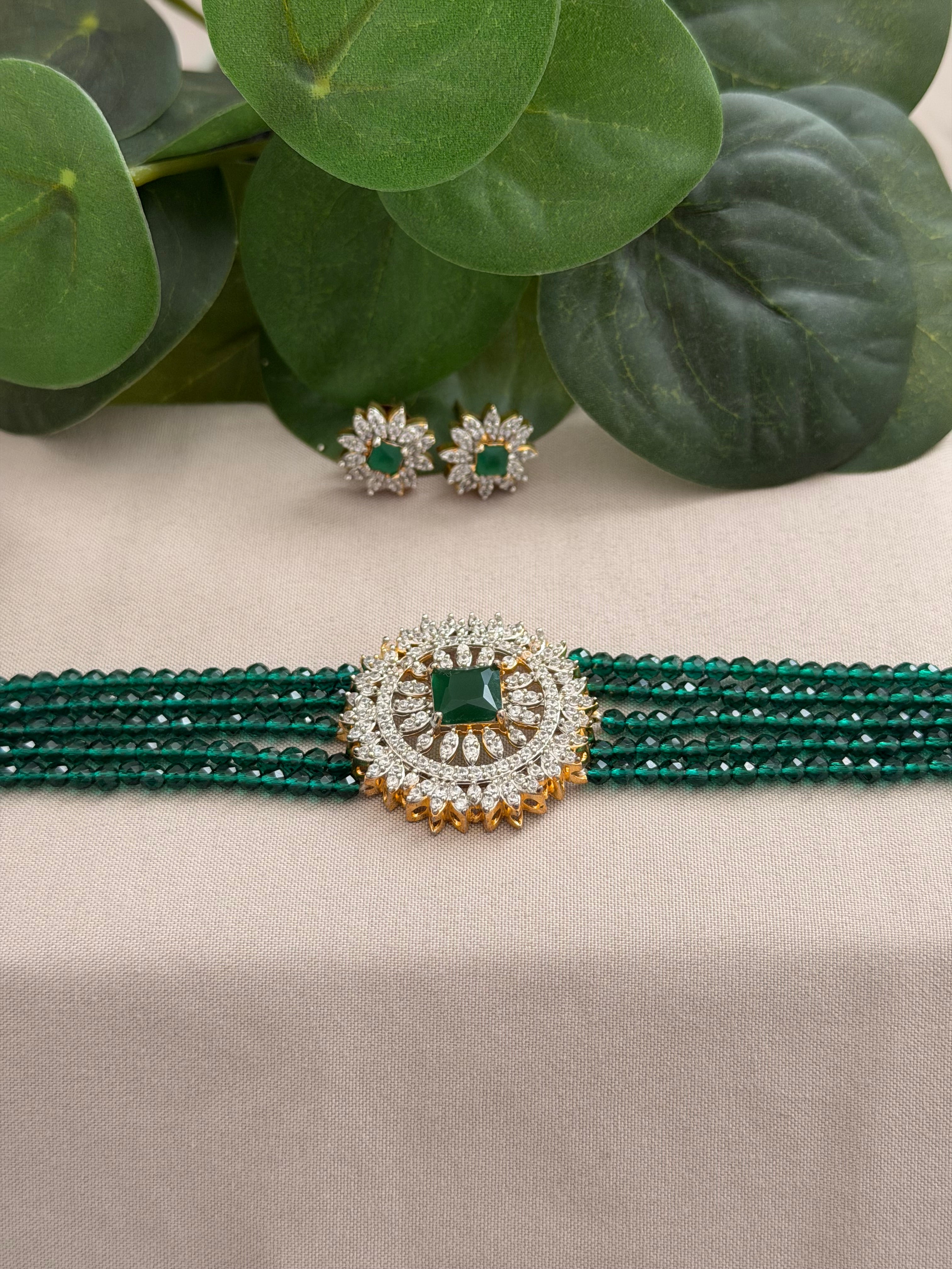 Green beaded elegant choker