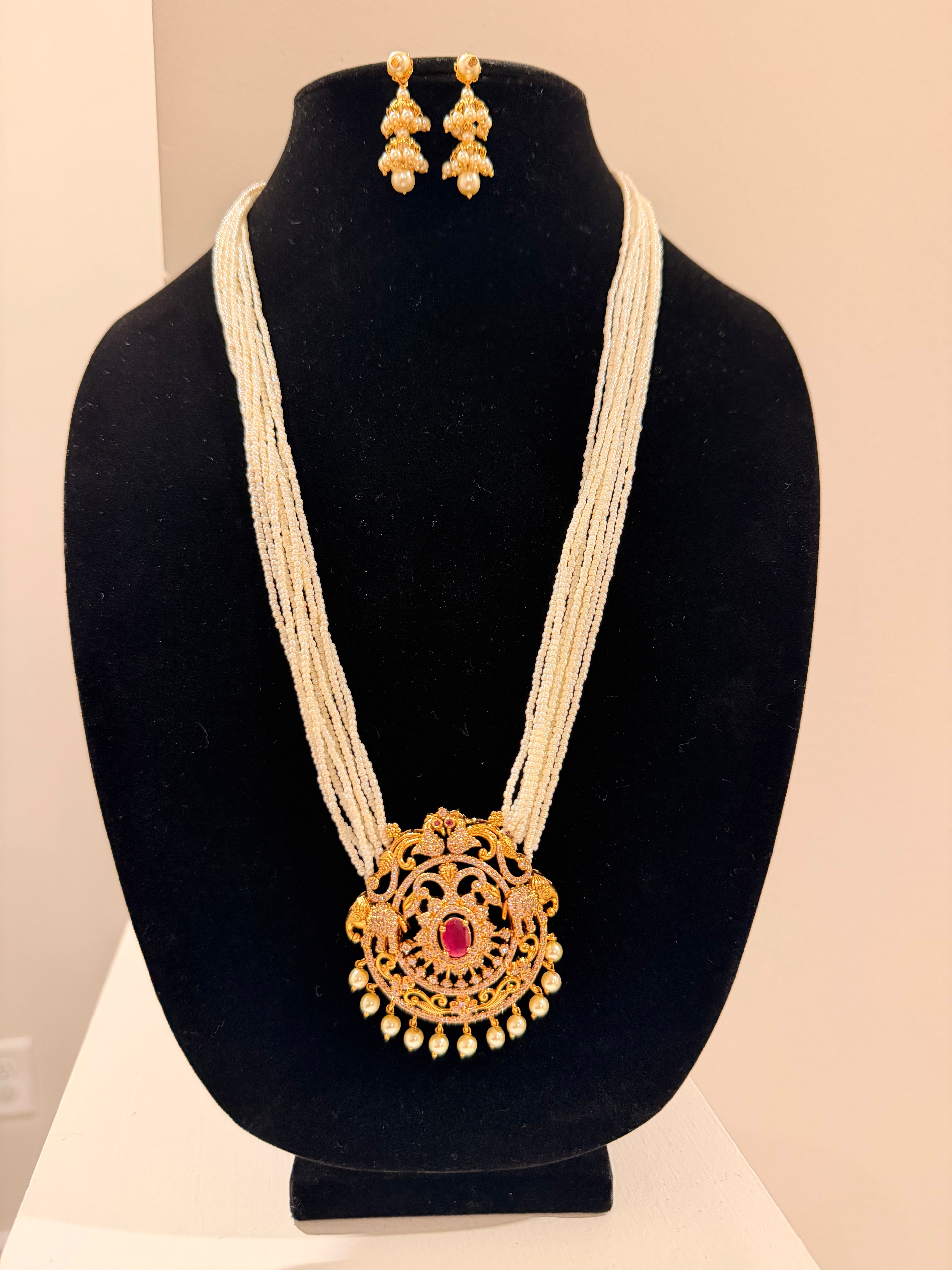 Elegant 22inch hydro beaded necklace